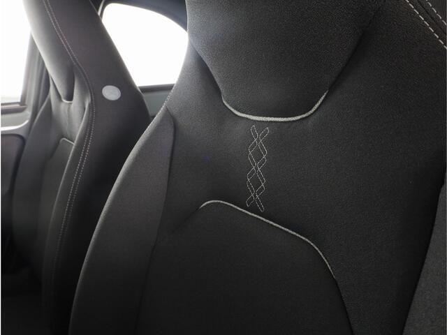 Toyota AYGO X Hybrid 115 pulse + Easy Pack | Keyless Entry | Parkeersensoren Voor en Achter | Draadloze Telefoonlader |