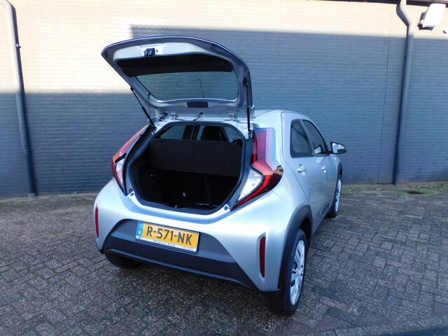 Toyota AYGO X 1.0 VVT-i S-CVT Play 1e EIGENAAR! DEALER ONDERHOUDEN! CARPLAY/ANDROID! CRUISE! AIRCO! BLUETOOTH!