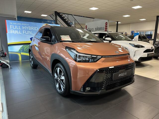 Toyota AYGO X Hybrid 115 pulse ¤ 500,- inruilpremie! Snel leverbaar ! incl Easy pack !