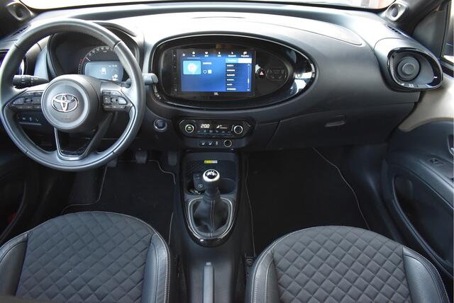 Toyota AYGO X 1.0 VVT-i MT Premium Virtual cockpit, Adaptive cruise, Stoelverwarming, Carplay, Camera