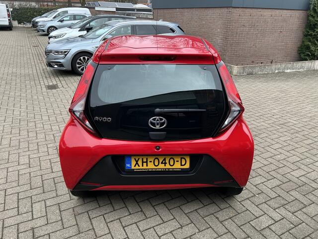 Toyota AYGO 1.0 VVT-i x-fun