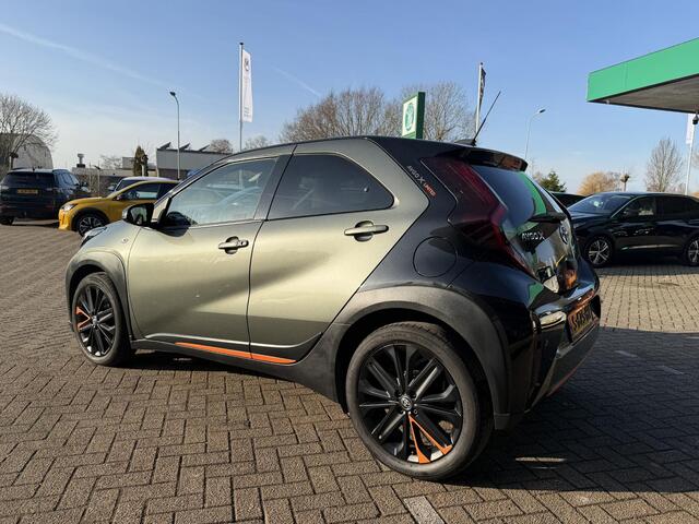 Toyota AYGO X 1.0 VVT-i S-CVT Limited AUTOMAAT | TWO TONE COLOR | DODEHOEK DETECTIE | ACHTERUIT RIJ CAMERA| SPORT STOELEN| KEYLESS ENTRY/GO| NAVIGATIE | LED KOPLAMPEN | STOEL VERWARMING |