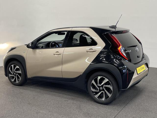 Toyota AYGO X 1.0 VVT-i Automaat Pulse Navigatie Apple Carplay/Android Auto Camera 17" Lichtmetalen Velgen Climate Control Adaptive Cruise Control Two Tone