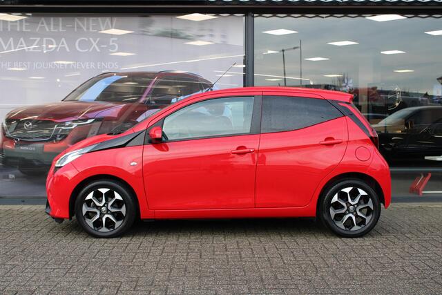 Toyota AYGO 1.0 VVT-i x-joy , Trekhaak, Clima, Camera, Apple Carplay, Bluetooth, LMV 15 Inch, Armsteun, Elek.Ramen