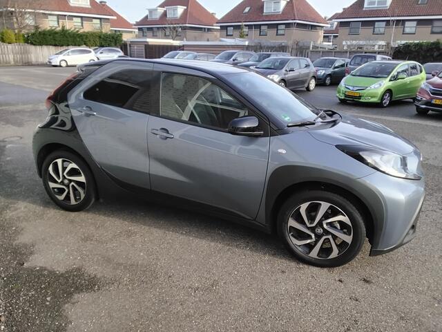 Toyota AYGO X 1.0 VVT-i MT Pulse two tone