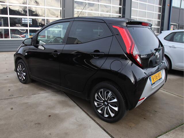 Toyota AYGO 1.0 VVT-i x-play Sparco Carplay-Camera, NL auto, Airco, 5 drs Prijspakker!