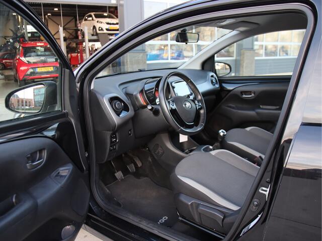 Toyota AYGO 1.0 VVT-i x-play Sparco Carplay-Camera, NL auto, Airco, 5 drs Prijspakker!