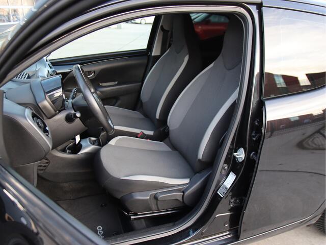 Toyota AYGO 1.0 VVT-i x-play Sparco Carplay-Camera, NL auto, Airco, 5 drs Prijspakker!