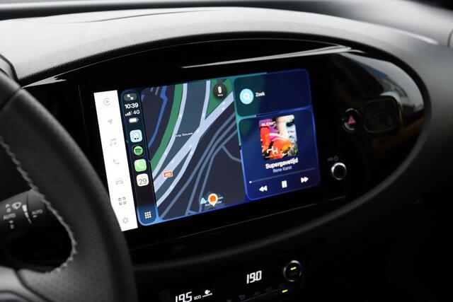 Toyota AYGO X Hybrid 115 GR Sport, Keyless entry, JBL, Stoelverwarming, Adaptieve cruise control, Parkeercamera.