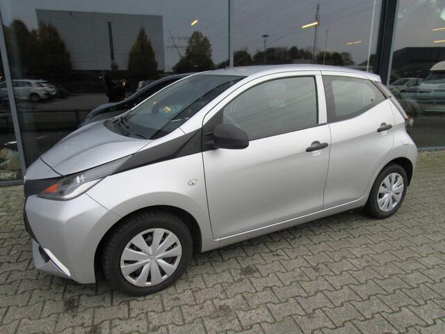 Toyota AYGO 1.0 VVT-i x-fun