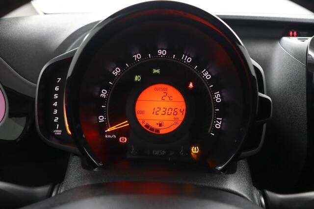 Toyota AYGO 1.0 VVT-i x-cite | Apple Carplay/Android auto | Airco | Parkeercamera | Lichtmetalen-Velgen |