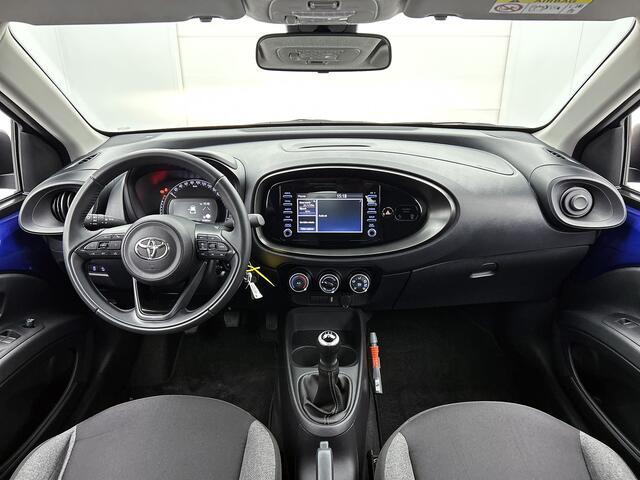 Toyota AYGO X 1.0 VVT-i MT Play | 1e Eigenaar | NIEUW GELEVERD & ONDERHOUDEN | Apple Carplay / Android Auto |