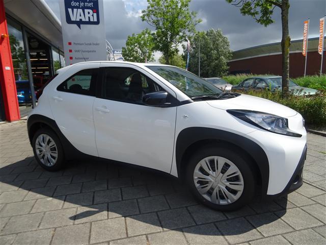 Toyota AYGO X 1.0 VVT-i Play