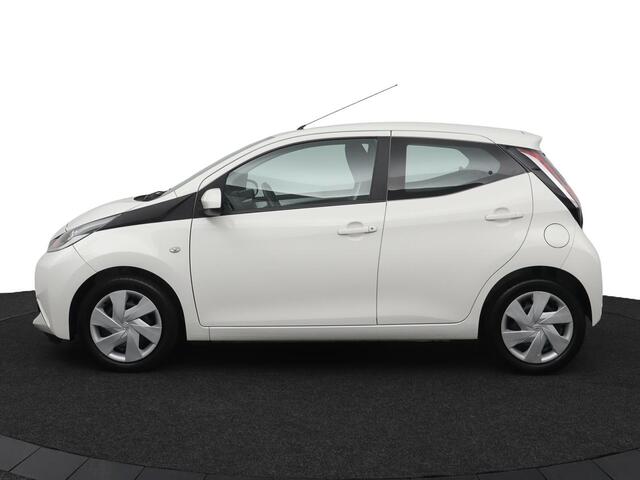 Toyota AYGO 1.0 VVT-i x-play | Automaat | Airco | Groot scherm voor Apple carplay - Android auto |