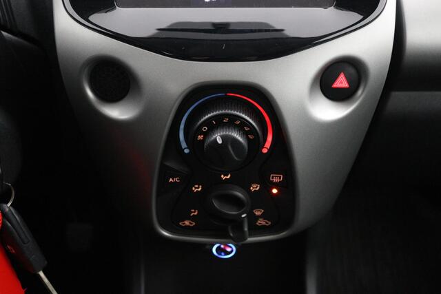 Toyota AYGO 1.0 VVT-i x-play | Automaat | Airco | Groot scherm voor Apple carplay - Android auto |