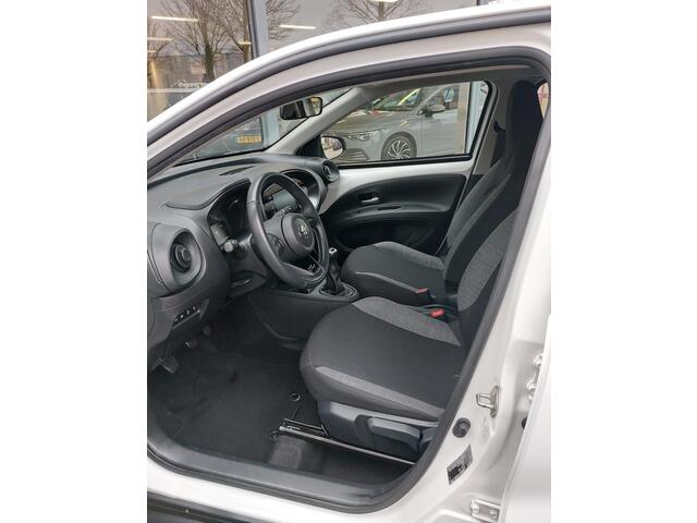 Toyota AYGO X 1.0 VVT-i MT Play | Apple Carplay | Cruise Control