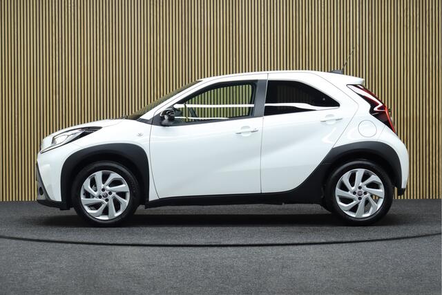 Toyota AYGO X 1.0 VVT-i S-CVT Pulse Facelift | Direct Leverbaar! | Adaptive-cruise | Camera | Clima | Apple Carplay & Android Auto | Maps Navigatie | Full Led | LM Velgen | Stoelverwarming