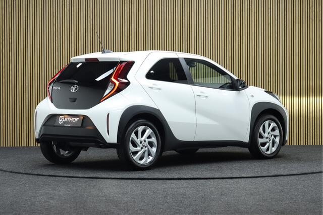 Toyota AYGO X 1.0 VVT-i S-CVT Pulse Facelift | Direct Leverbaar! | Adaptive-cruise | Camera | Clima | Apple Carplay & Android Auto | Maps Navigatie | Full Led | LM Velgen | Stoelverwarming