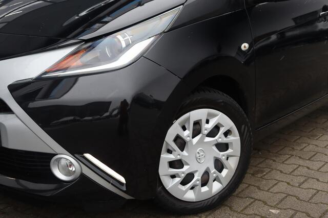 Toyota AYGO 1.0 VVT-i x-wave | Camera | Navi | Elektrische Ramen |