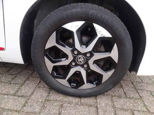 Toyota AYGO 1.0 VVT-i x-first cabriodak / NL-auto / dealeronderhouden