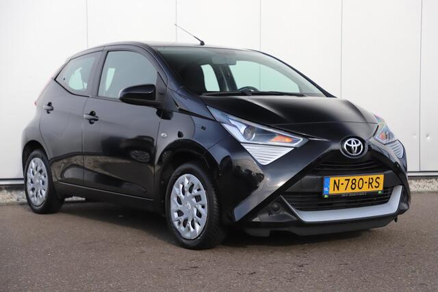 Toyota AYGO 1.0 VVT-i x-play Automaat Carplay Android Achteruitrijcamera Airco Elektrische Ramen