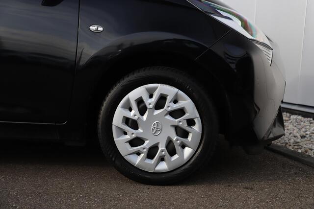 Toyota AYGO 1.0 VVT-i x-play Automaat Carplay Android Achteruitrijcamera Airco Elektrische Ramen