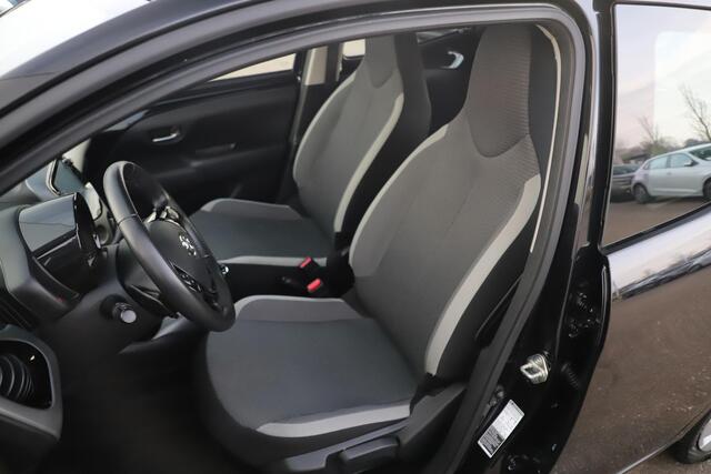 Toyota AYGO 1.0 VVT-i x-play Automaat Carplay Android Achteruitrijcamera Airco Elektrische Ramen