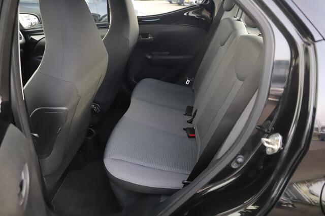 Toyota AYGO 1.0 VVT-i x-play Automaat Carplay Android Achteruitrijcamera Airco Elektrische Ramen
