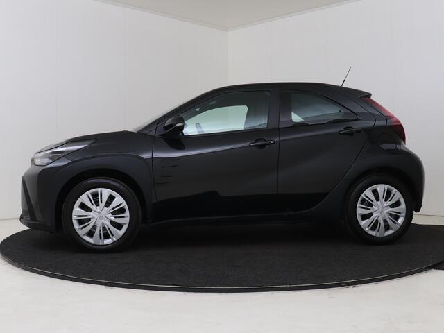 Toyota AYGO X Hybrid 115 play