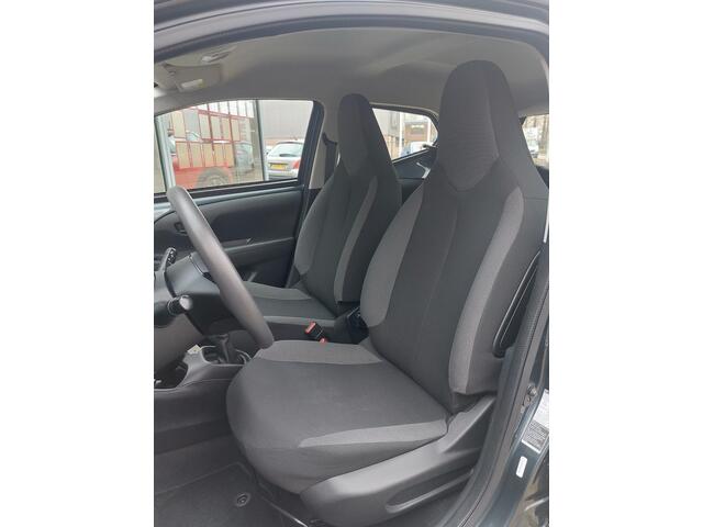 Toyota AYGO 1.0 VVT-i x-fun