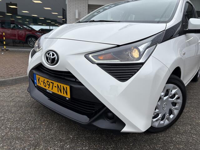 Toyota AYGO 1.0 VVT-i x-play | Airco | Apple Carplay/Android auto |