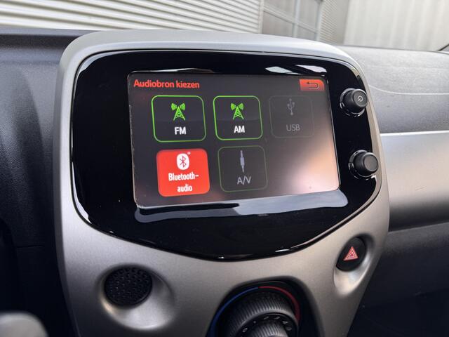 Toyota AYGO 1.0 VVT-i x-play | Automaat | Camera |