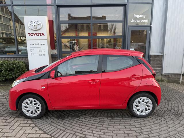 Toyota AYGO 1.0 VVT-i x-play