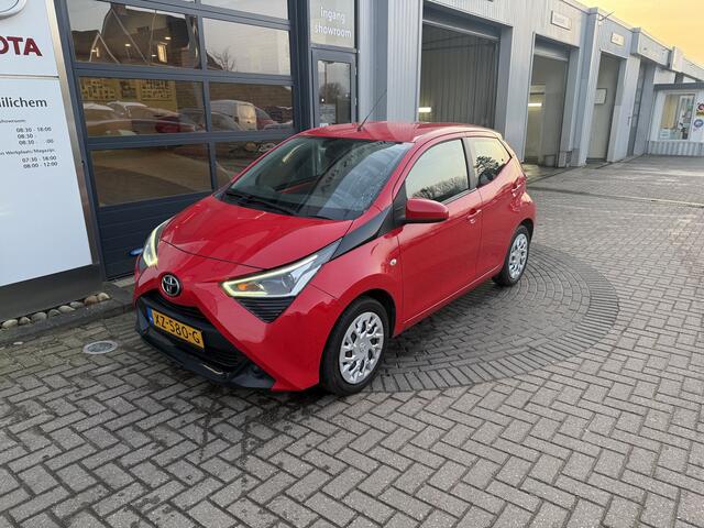 Toyota AYGO 1.0 VVT-i x-play