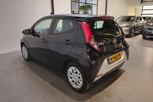 Toyota AYGO 1.0 VVT-i x-play - Apple Carplay/Android Auto - Achteruitrijcamera - Cruise