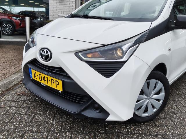 Toyota AYGO 1.0 VVT-i x-fun | Airco | DAB | Bluetooth | El. Raambediening |