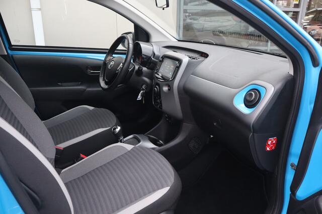 Toyota AYGO 1.0 VVT-i x-play - NL- Auto!! Apple I Camera I Airco