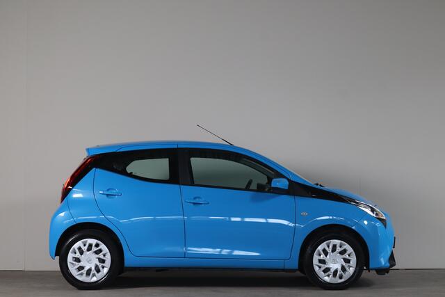 Toyota AYGO 1.0 VVT-i x-play - NL- Auto!! Apple I Camera I Airco