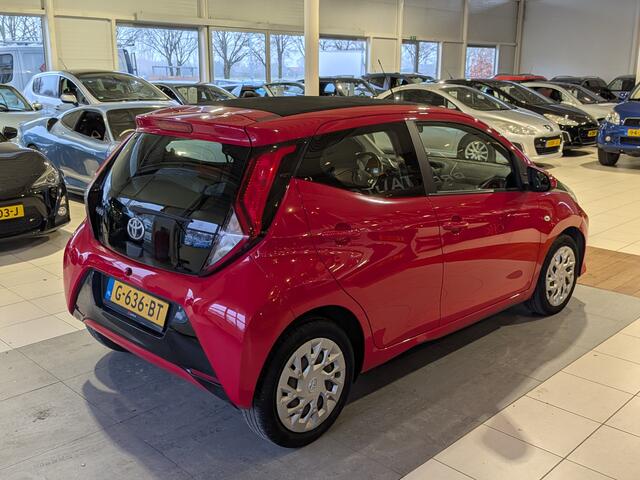 Toyota AYGO 1.0 VVT-i x-play Automaat Airco, Stuurbekrachtiging