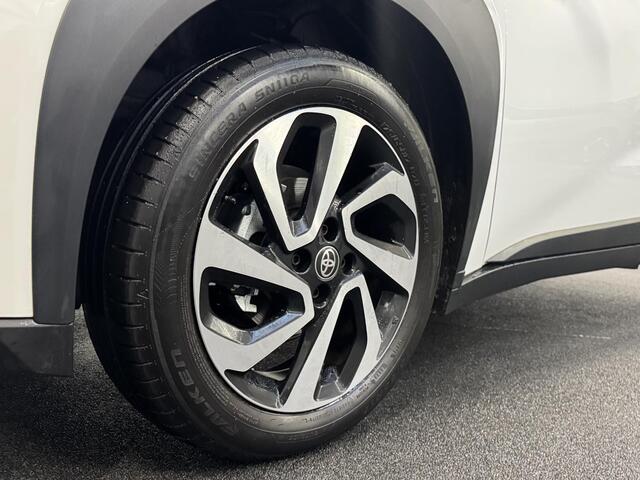 Toyota AYGO X 1.0 VVT-i Automaat Pulse Navigatie Apple Carplay/Android Auto Camera 17" Lichtmetalen Velgen Climate Control Adaptive Cruise Control Two Tone