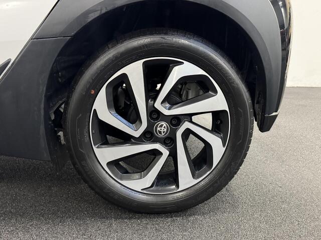 Toyota AYGO X 1.0 VVT-i Automaat Pulse Navigatie Apple Carplay/Android Auto Camera 17" Lichtmetalen Velgen Climate Control Adaptive Cruise Control Two Tone