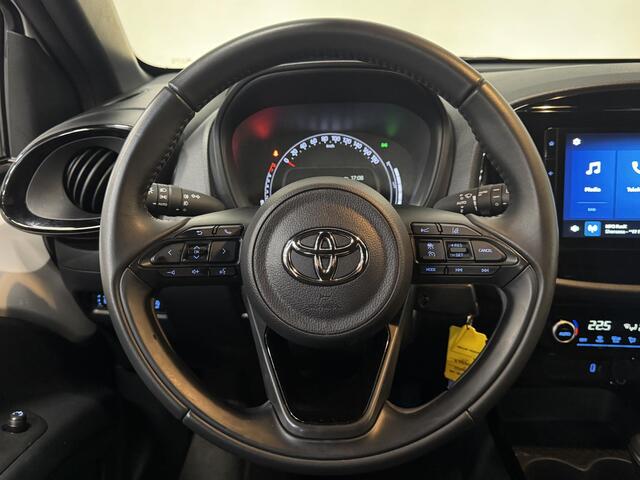 Toyota AYGO X 1.0 VVT-i Automaat Pulse Navigatie Apple Carplay/Android Auto Camera 17" Lichtmetalen Velgen Climate Control Adaptive Cruise Control Two Tone