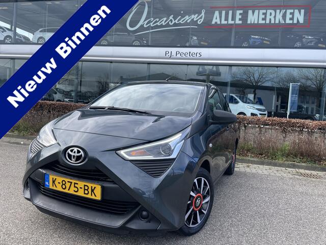 Toyota AYGO 1.0 VVT-i x-fun Airco - Cruise control - Licht metalen velgen 15 inch - Bluetooth - Elektrische ramen voor - Radio - Start/stop systeem - Stuur multifunctioneel - Led verlichting