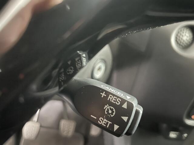 Toyota AYGO 1.0 VVT-i x-fun Airco - Cruise control - Licht metalen velgen 15 inch - Bluetooth - Elektrische ramen voor - Radio - Start/stop systeem - Stuur multifunctioneel - Led verlichting