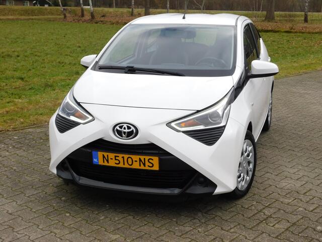 Toyota AYGO 1.0 VVT-i x-play, Camera, Carplay