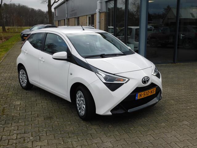 Toyota AYGO 1.0 VVT-i x-play, Camera, Carplay