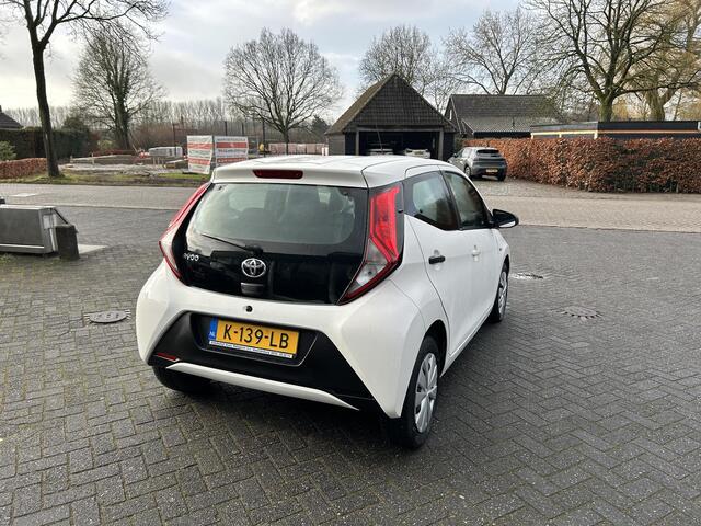 Toyota AYGO 1.0 VVT-i x-fun