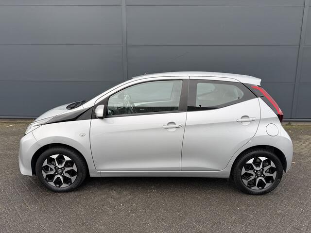 Toyota AYGO 1.0 VVT-i x-play (Camera- Navigatie via APP - Airco - Lichtmetalen velgen - Apple Carplay)