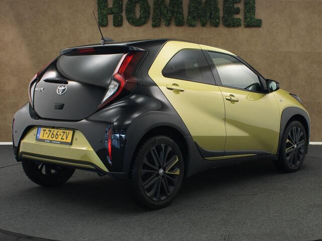 Toyota AYGO X 1.0 VVT-i S-CVT Premium - ORIGINEEL NEDERLANDSE AUTO - PARKEERSENSOREN VOOR EN ACHTER - DRAADLOZE TELEFOON LADER - KEYLESS ENTRY & START - DRAADLOZE APPLE CARPLAY/ANDROID AUTO - STOELVERWARMING