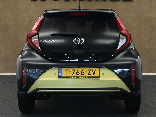 Toyota AYGO X 1.0 VVT-i S-CVT Premium - ORIGINEEL NEDERLANDSE AUTO - PARKEERSENSOREN VOOR EN ACHTER - DRAADLOZE TELEFOON LADER - KEYLESS ENTRY & START - DRAADLOZE APPLE CARPLAY/ANDROID AUTO - STOELVERWARMING